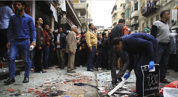 Egitto, attaccato bus di cristiani copti Un'altra strage, il bilanco è di 23 morti