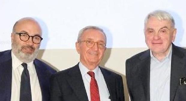 Da sinistra Viola, ad di Bpvi, Lanza e Mion, presidenti di Veneto Banca e Bpvi, Carrus ad dell'istituto trevigiano