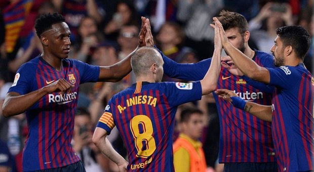 Barcellona, Iniesta saluta: ovazione di 11 minuti al Camp Nou