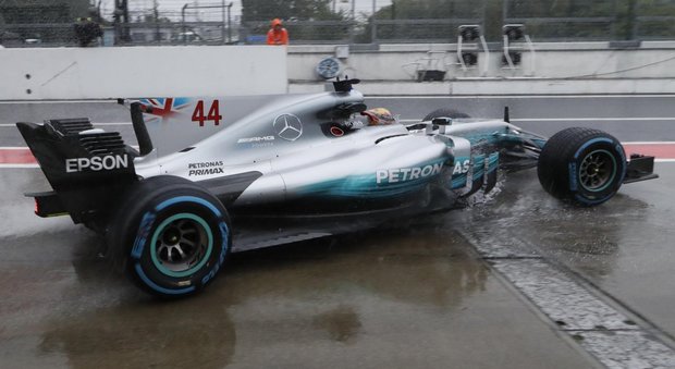 Formula 1, Hamilton: «La Mercedes ok su asciutto e bagnato»