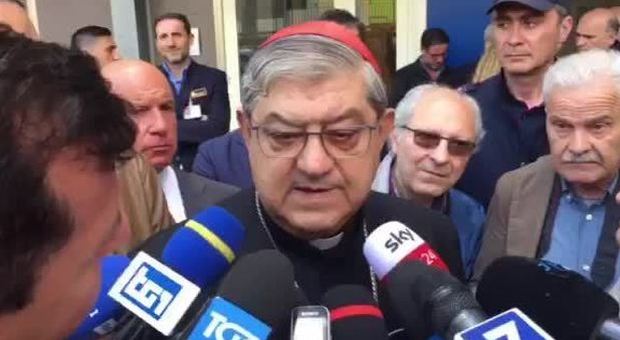 Il cardinale Sepe da Noemi: «Un miracolo, la porterò dal Papa»