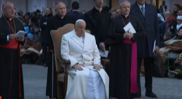 Papa Francesco in piazza di Spagna, la poesia-preghiera per le madri che piangono un figlio morto in guerra