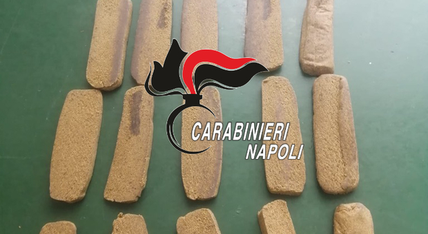 Napoli: hashish nelle case popolari, spacciatore bloccato dai carabinieri