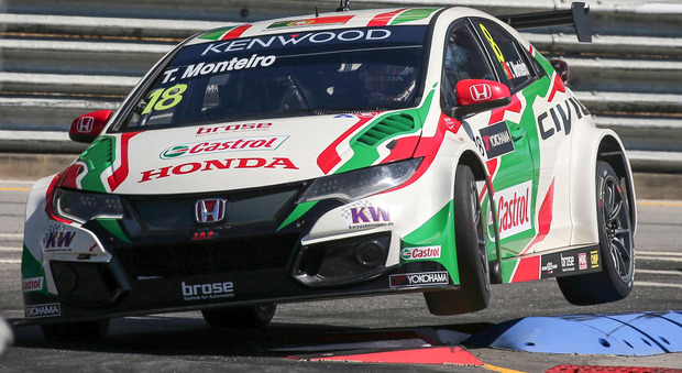 La Honda Civic di Tiago Monteiro. Il portoghese ha vinto nella gara di casa il Main Race