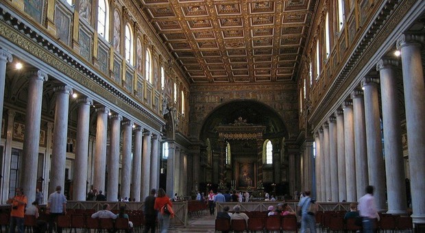 Roma, sorpresi a rubare le offerte nella basilica di Santa Maria Maggiore: arrestati