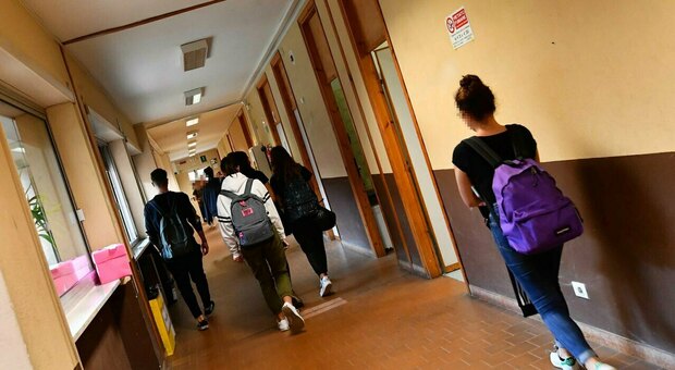 Gita scolastica troppo cara, gli studenti del liceo rinunciano: «Una follia 700 euro»