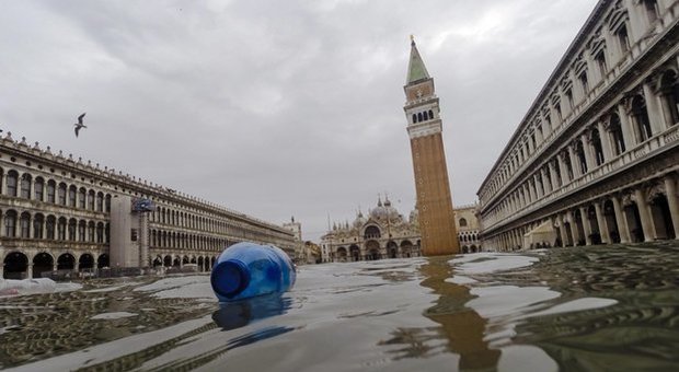 Venezia, fake news sull'alta marea, il Comune: «Previsioni allarmistiche senza fondamento»