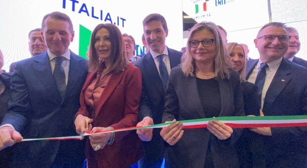 Il ministro Santanchè e i vertici di Enit all'inaugurazione della Bit di Milano