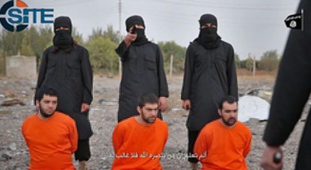 "Isis, piratati 54mila account Twitter e violati ​ cellulari di Cia e Fbi"