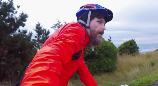 Jovanotti, un nuovo viaggio di formazione in bici: le emozioni della Nuova Zelanda raccontate in un film