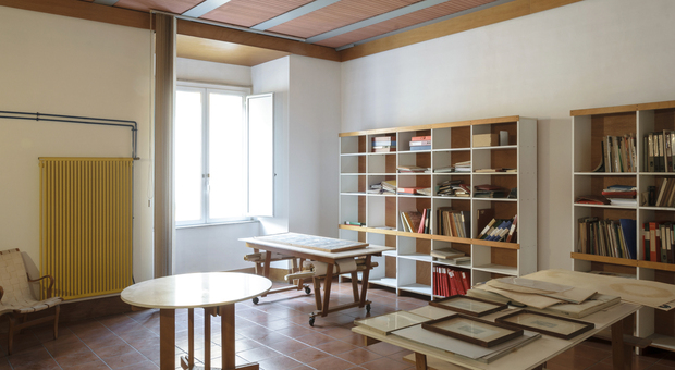 Fondazione De Felice, il libro di Gioconda Cafiero sugli allestimenti domestici del grande architetto