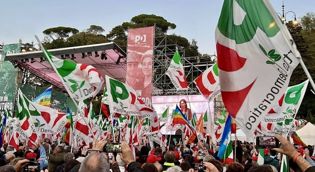 Nove esponenti del Pd di Bari sostengono Laforgia. Dura replica del partito nazionale