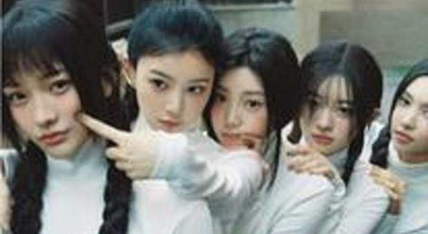 Minju e Moka, 19 anni, Yunah, 20, Iroha, 16, e Wonhee, 17