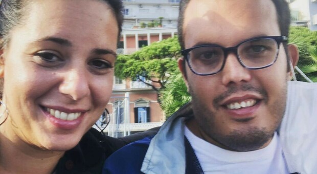 Covid a Napoli, il caso di Ilaria: «Multa di 400 euro per aver portato mio fratello disabile sul lungomare»