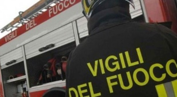 Taranto, crolla palazzina: quattro persone si salvano per miracolo