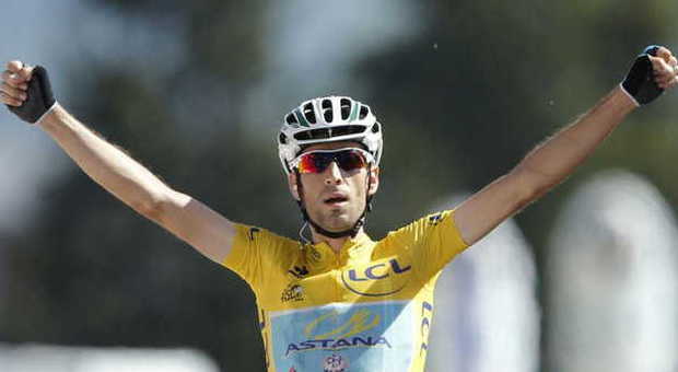Tour de France, show di Nibali sulle Alpi: terza vittoria, maglia gialla ben salda