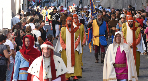 Corteo storico, il vescovo chiede un patto per la città e cita Giovanni Paolo II: «Viterbesi, damose da fa»