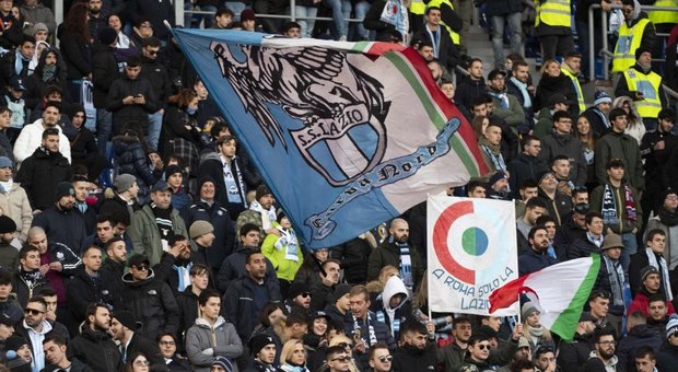 Lazio, i tifosi perdono la pazienza: «Una società indifendibile»