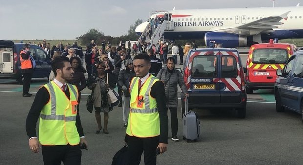 Parigi, aereo diretto a Londra evacuato all'aeroporto Charles De Gaulle