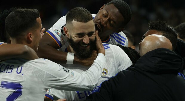Real Madrid-Chelsea 2-3, dopo i supplementari un (altro) gol di Benzema qualifica Ancelotti in semifinale