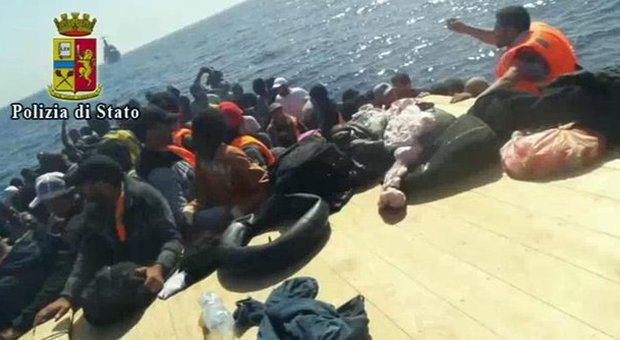 «Migranti, naufragio in acque libiche: 60 morti»