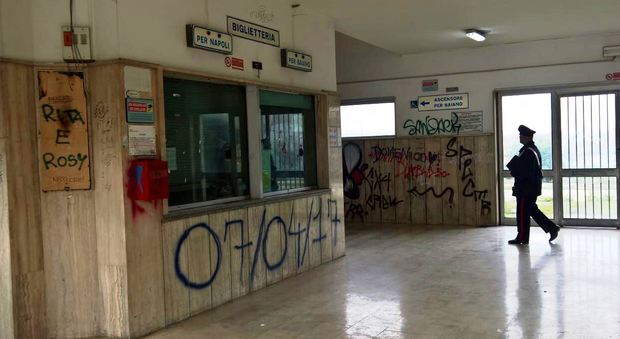 Violenza sulla Circumvesuviana: 16enne senza biglietto prende a pugni il capotreno