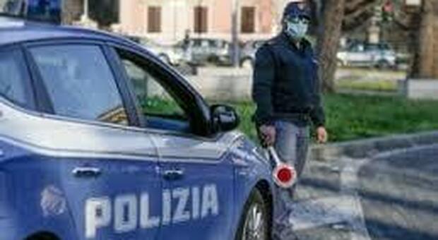 Napoli: cliente va a casa dello spacciatore, picchiato e rapinato di 150 euro