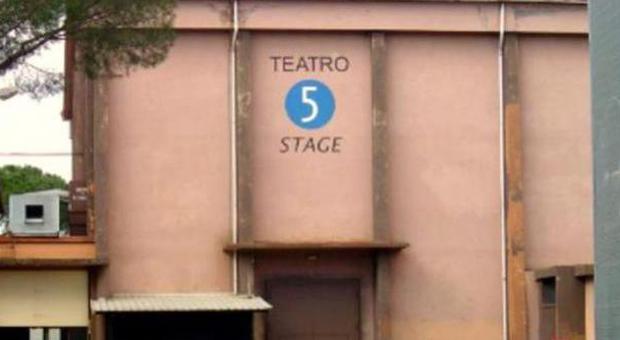 Cinecittà rende omaggio a Fellini, il teatro 5 sarà intitolato al regista