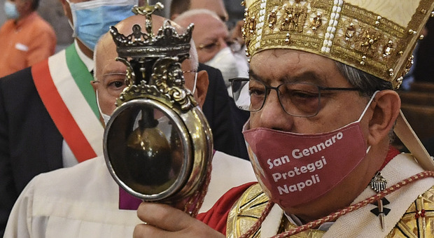 Covid, il cardinale Sepe è guarito: negativo al tampone, va a Capodimonte
