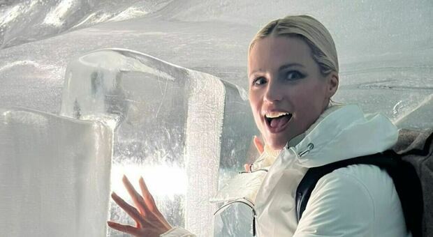 Michelle Hunziker dentro un ghiacciaio: «Che ansia, è stranissimo». Poi fa una rivelazione inaspettata