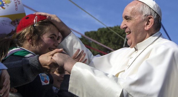 Auguri a Papa Francesco, in 4 anni ha rivoltato l'immagine della Chiesa