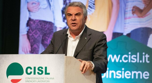 Cisl Napoli, Luigi Sbarra: «Napoli è il simbolo di un nuovo modello di sviluppo, equo e sostenibile»