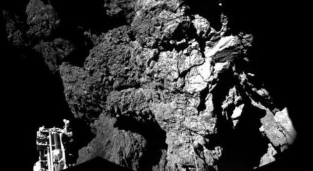 Rosetta, tracce di molecole organiche sul nucleo della cometa