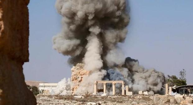 Siria, l'Isis riconquista Palmira dopo il ritiro causato dai bombardamenti russi