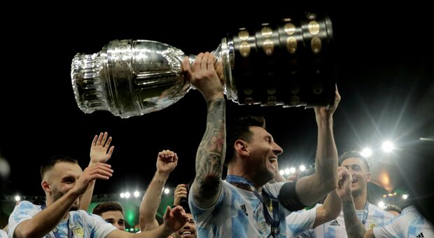 Messi, quello show al Maracanà dedicato a Maradona
