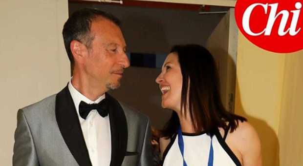 Amadeus e Giovanna Civitillo sposi: hanno detto sì in Chiesa dieci anni dopo le nozze civili