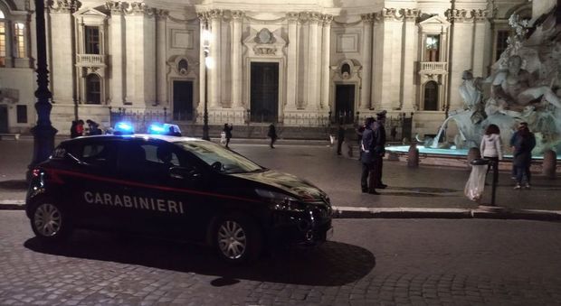 Roma, orina a Montecitorio: 3.300 euro di multa a un turista francese