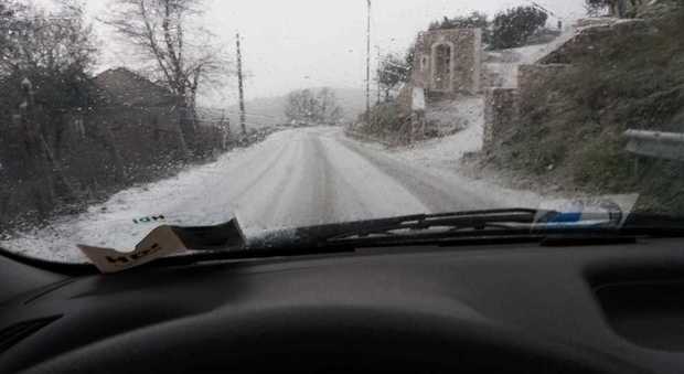 Nevicata improvvisa, chiudono le scuole nel Vallo di Diano