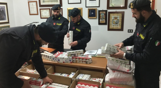 Sequestrato Tir con 133 chili di sigarette di contrabbando: tre arresti