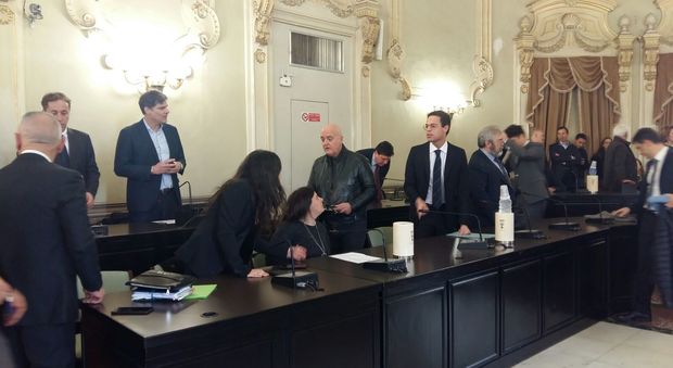 Lecce, entrano i nuovi consiglieri: centrodestra a più 6. Polemiche in aula