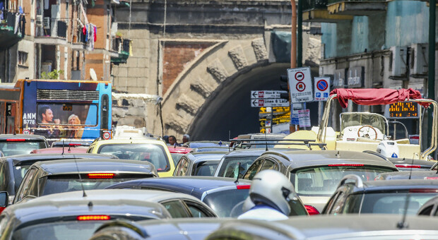 Napoli, chiude anche la galleria Laziale: rischio grande caos traffico da domani