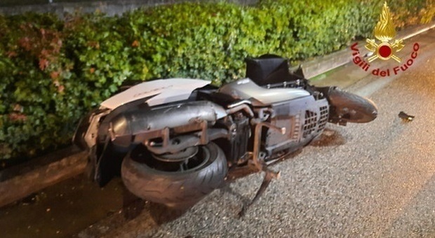 Terribile incidente tra auto e scooter: muore un ragazzo di 17 anni
