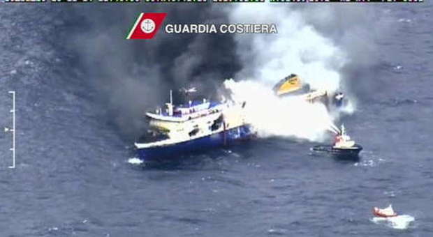 Traghetto in fiamme, fu costruito a Porto Viro dalla Visentini Group Problemi nell'ultima ispezione /Diretta