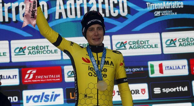 Tirreno-Adriatico: vince ancora Vingegaard, Ayuso e Hindley sul podio. Il migliore degli italiani è Fortunato (13° posto)
