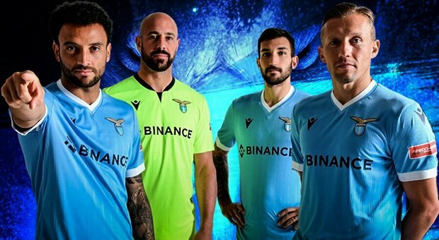Il nuovo sponsor sulla maglietta della Lazio