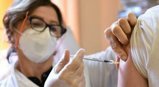 In Veneto senza vaccino 825 medici e oltre 6mila infermieri