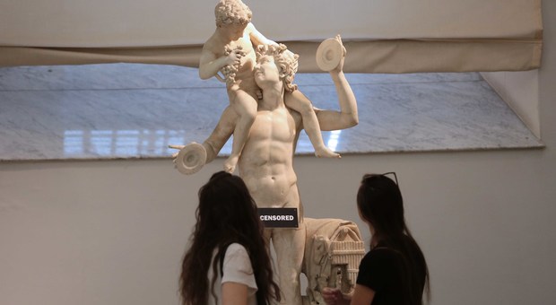 Museo archeologico di Napoli, statue censurate: spot acchiappa-visitatori