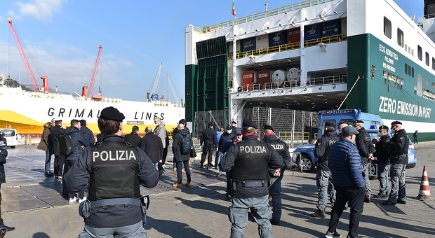La Polizia di Stato al porto di Salerno