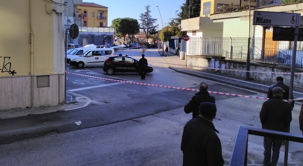 Tragedia davanti la caserma di Battipaglia, carabiniere suicida con l'arma di servizio