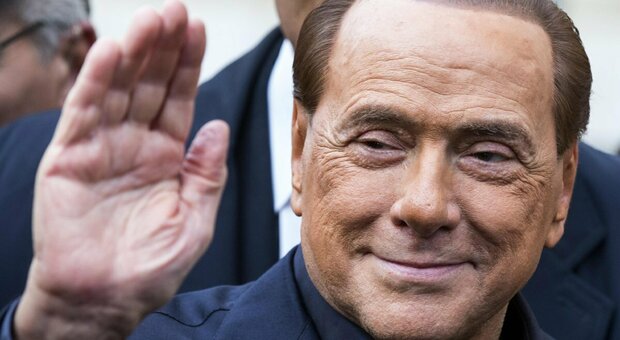 Referendum, Silvio Berlusconi ha votato in quarantena dalla residenza di Arcore